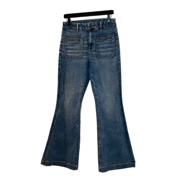 American Eagle Outfitters Denim - American Eagle Curvy Super Hi-Rise Flare Jean size 8